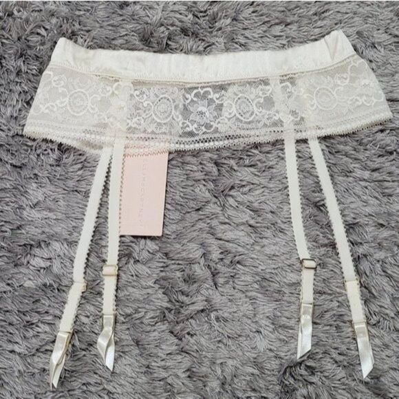 Stella McCartney Ophelia Whistling Garter Belt - Picture 3 of 7